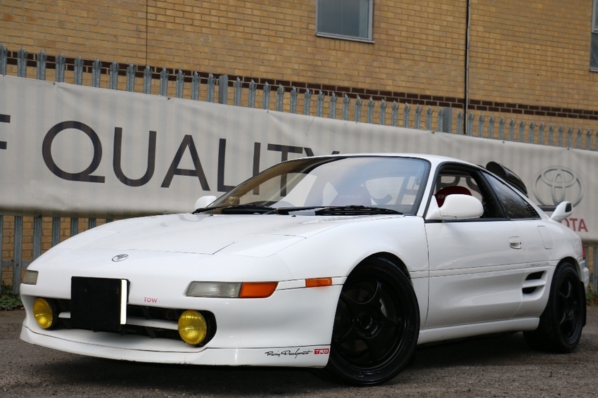 TOYOTA MR2