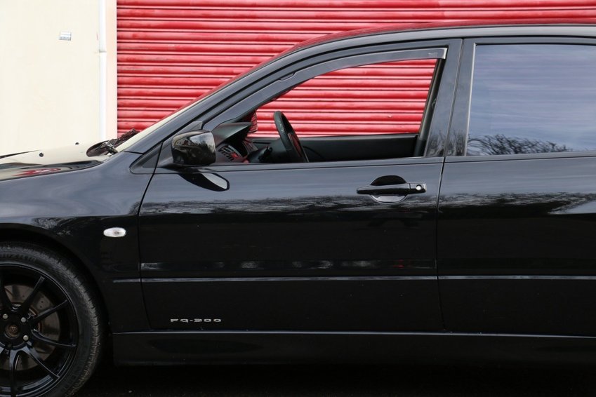 MITSUBISHI LANCER