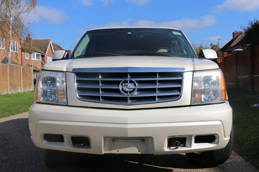 View CADILLAC ESCALADE -