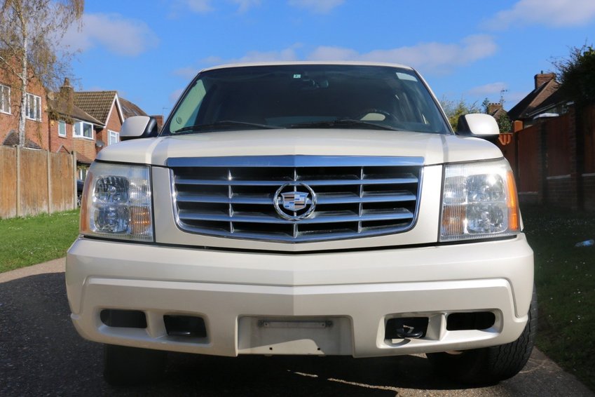 View CADILLAC ESCALADE -