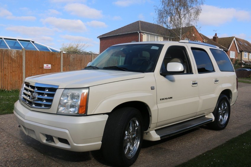 View CADILLAC ESCALADE -