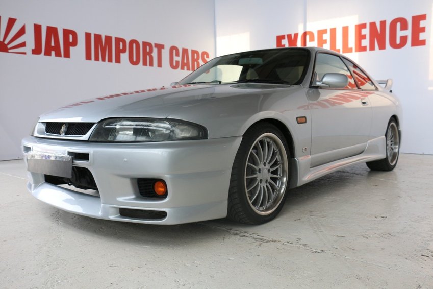 NISSAN SKYLINE