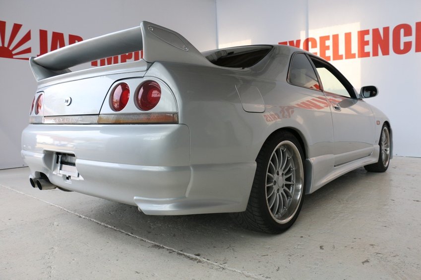 NISSAN SKYLINE