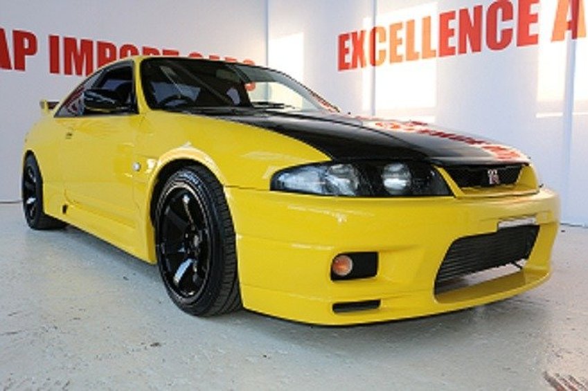 NISSAN SKYLINE