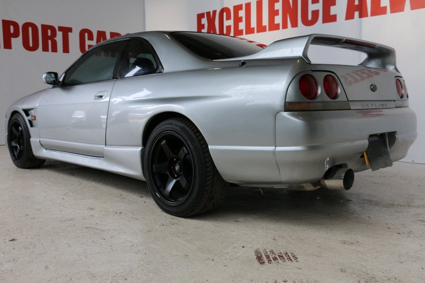 NISSAN SKYLINE