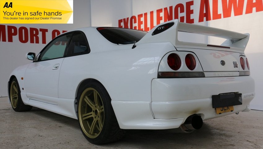 NISSAN SKYLINE