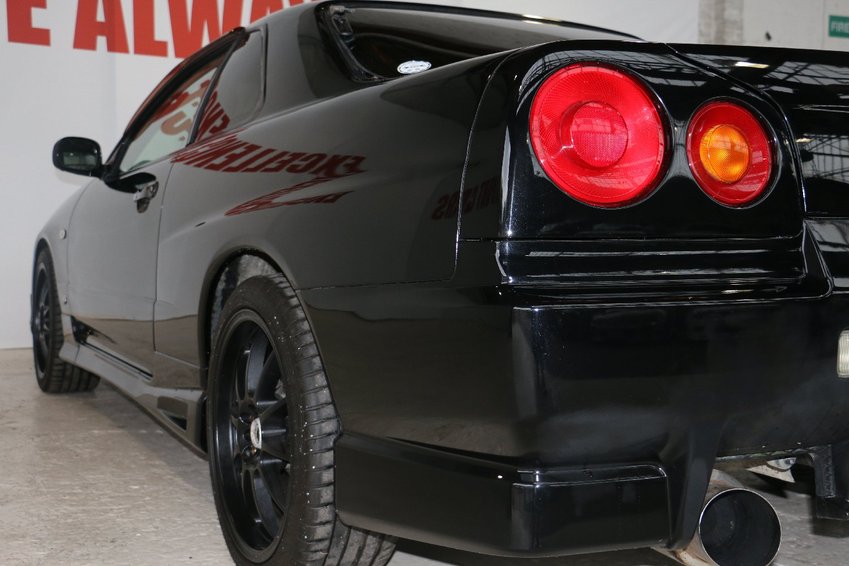 NISSAN SKYLINE