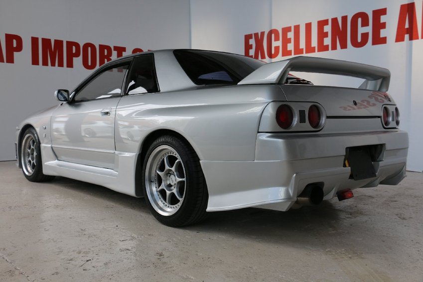 NISSAN SKYLINE