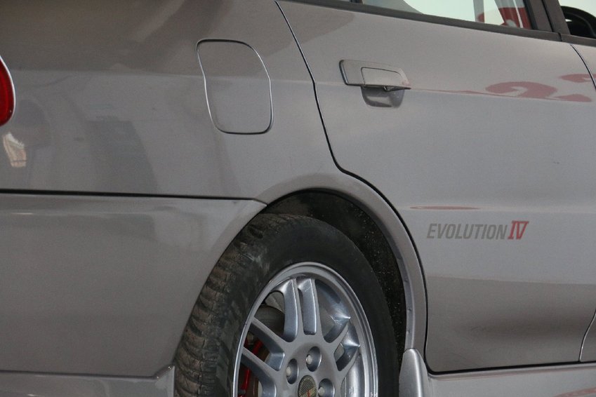 MITSUBISHI LANCER