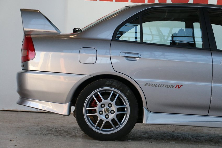 MITSUBISHI LANCER