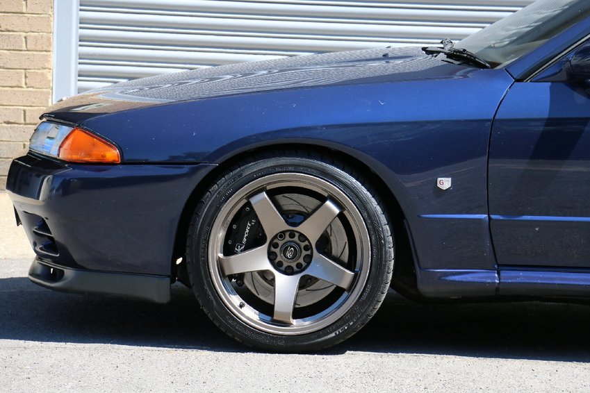 NISSAN SKYLINE