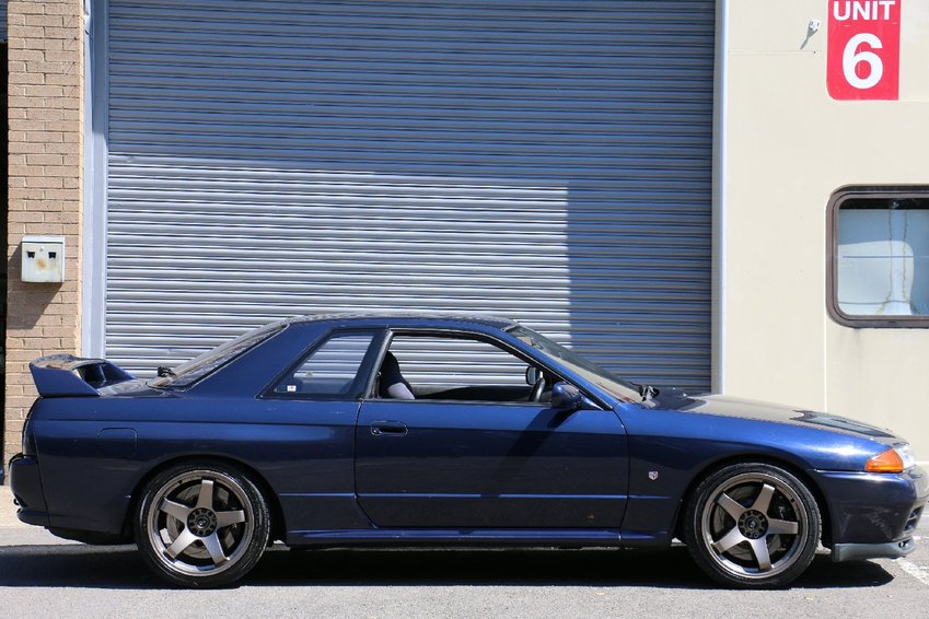 NISSAN SKYLINE