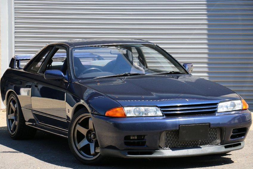 NISSAN SKYLINE