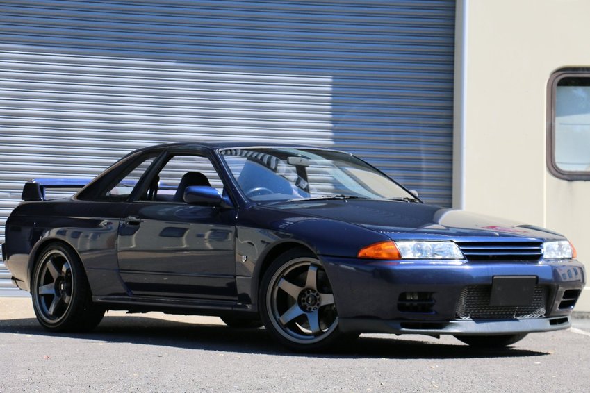 NISSAN SKYLINE