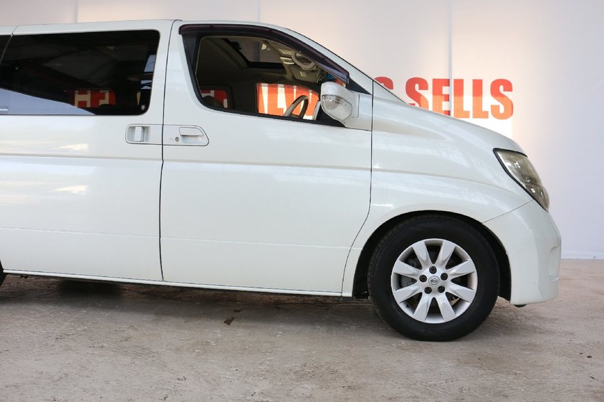 View NISSAN ELGRAND TOP OF THE RANGE XL MODEL. MUST BEEN SEEN