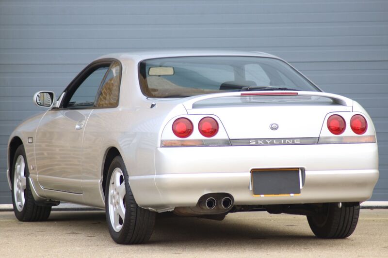 NISSAN SKYLINE