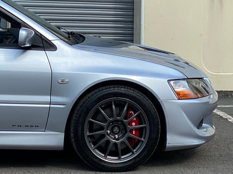 MITSUBISHI LANCER