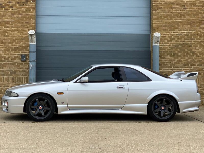 NISSAN SKYLINE