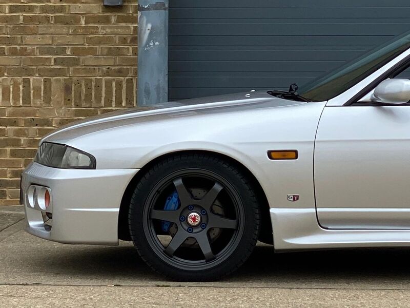 NISSAN SKYLINE