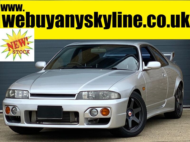 View NISSAN SKYLINE SKYLINE R33 GTST