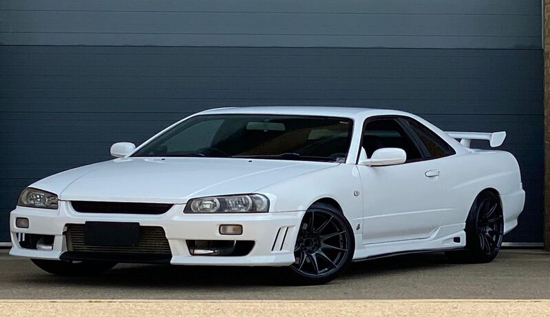 NISSAN SKYLINE