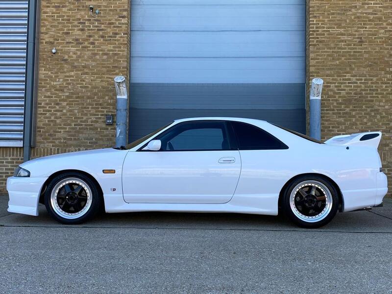 NISSAN SKYLINE