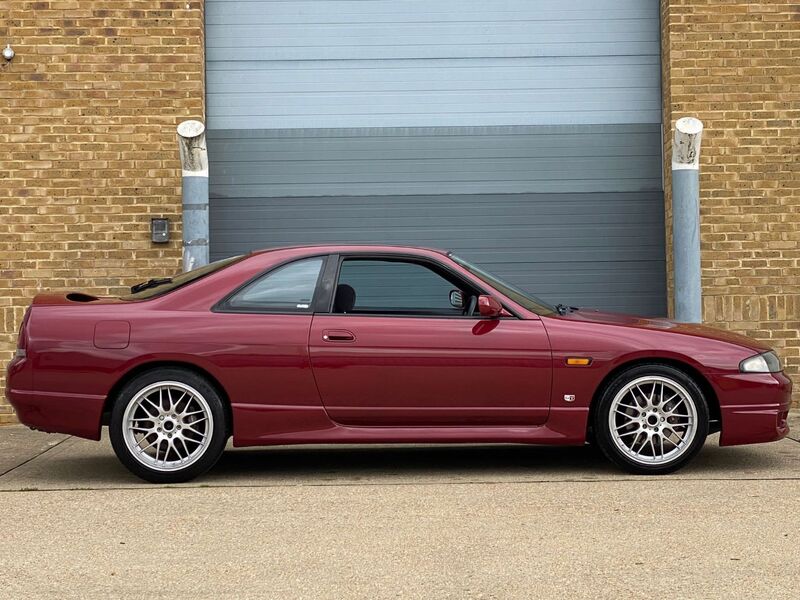 NISSAN SKYLINE