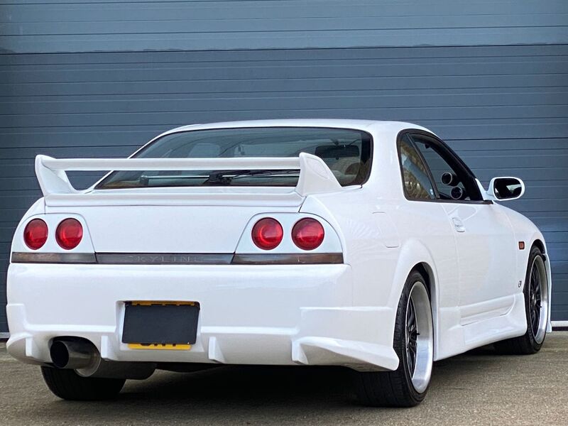 NISSAN SKYLINE