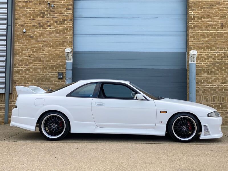 NISSAN SKYLINE