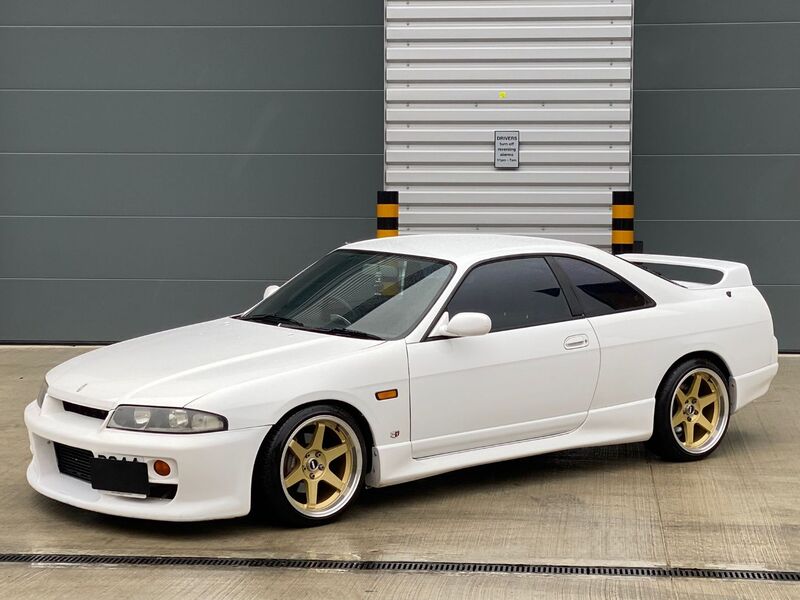 NISSAN SKYLINE