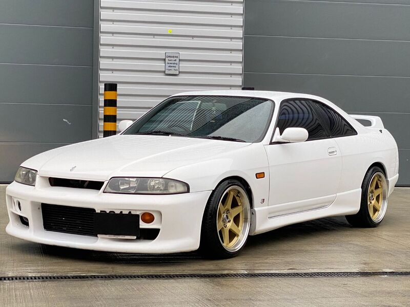 NISSAN SKYLINE