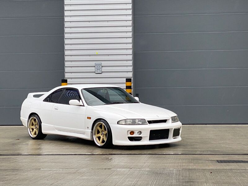 NISSAN SKYLINE