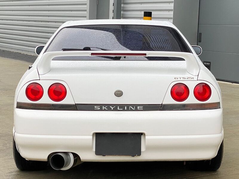 NISSAN SKYLINE