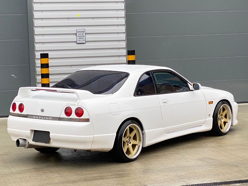 NISSAN SKYLINE