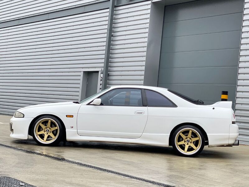 NISSAN SKYLINE