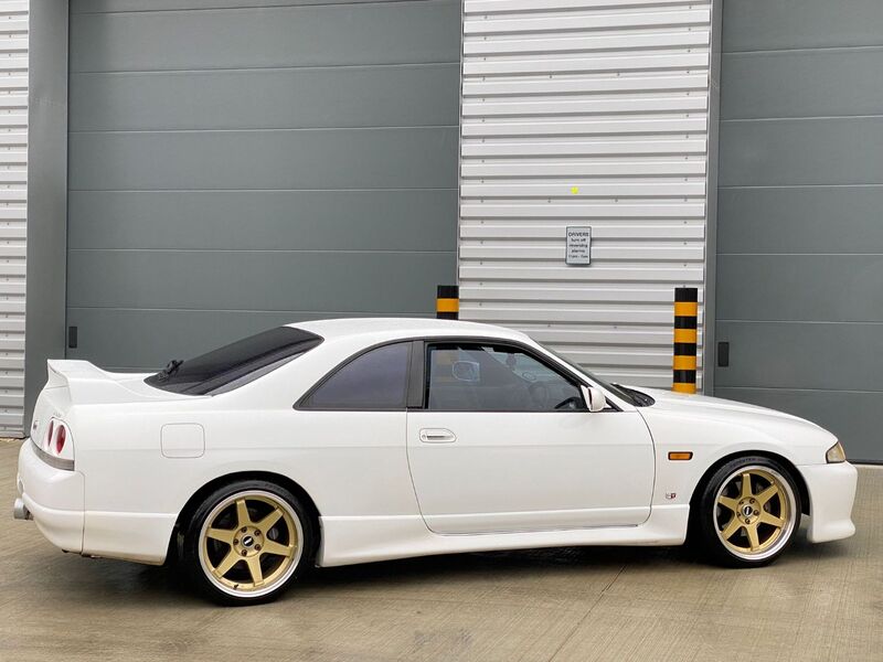 NISSAN SKYLINE