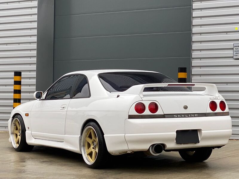 NISSAN SKYLINE