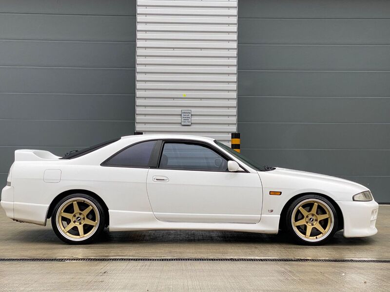 NISSAN SKYLINE