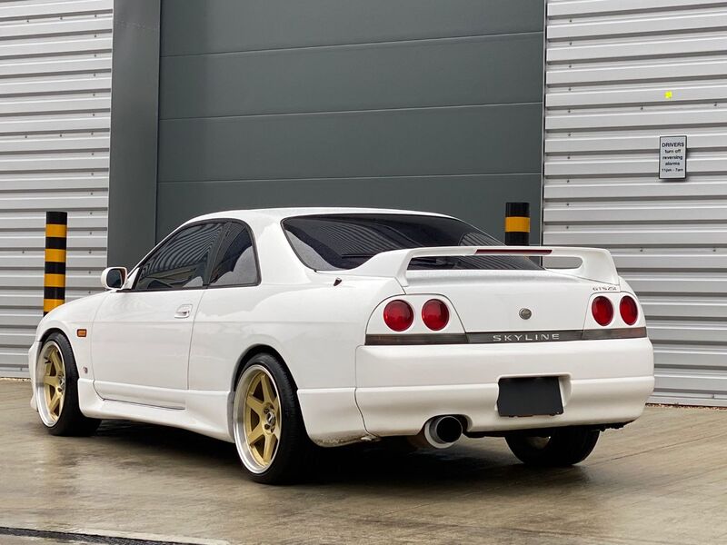 NISSAN SKYLINE