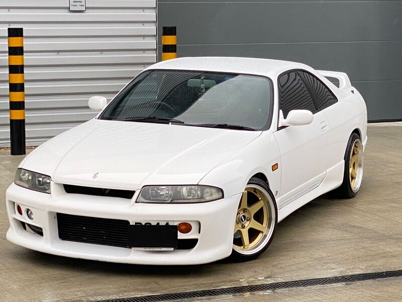 NISSAN SKYLINE