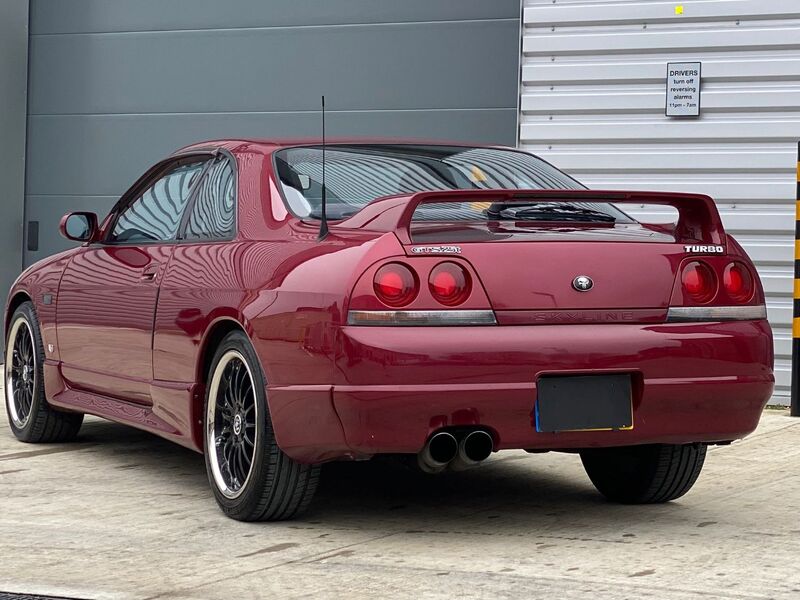 NISSAN SKYLINE