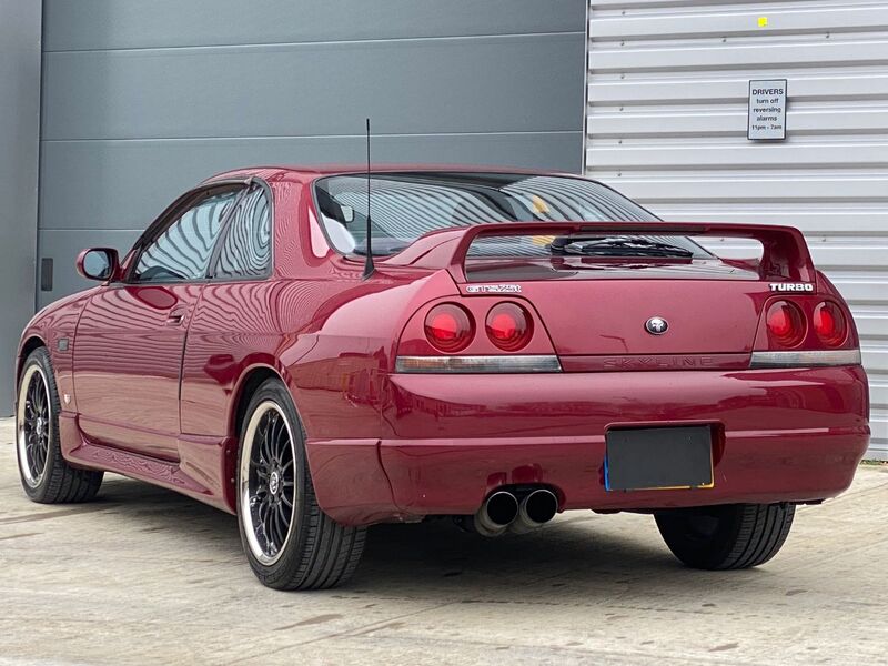 NISSAN SKYLINE