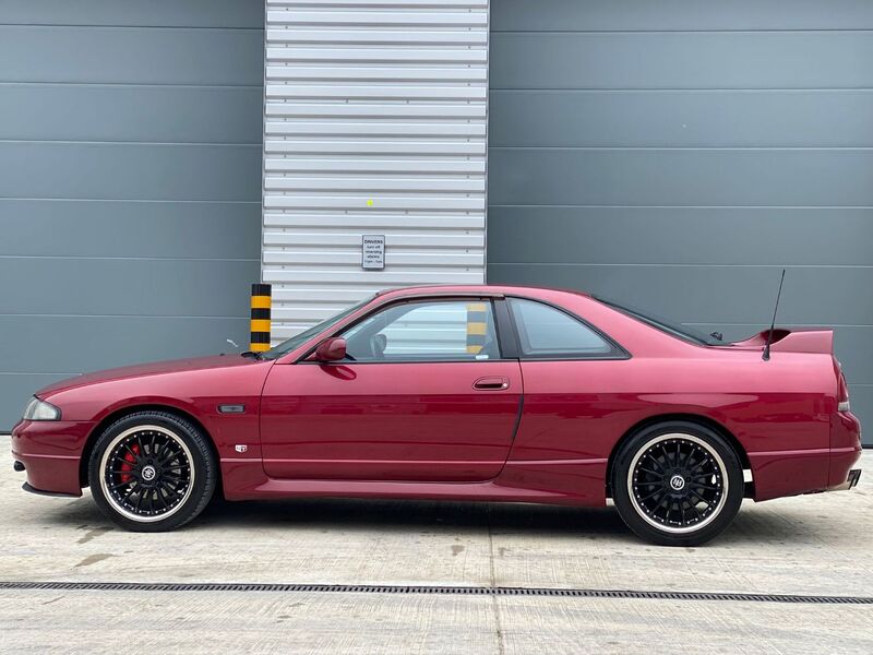 NISSAN SKYLINE