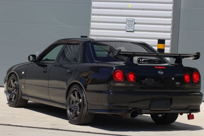 NISSAN SKYLINE