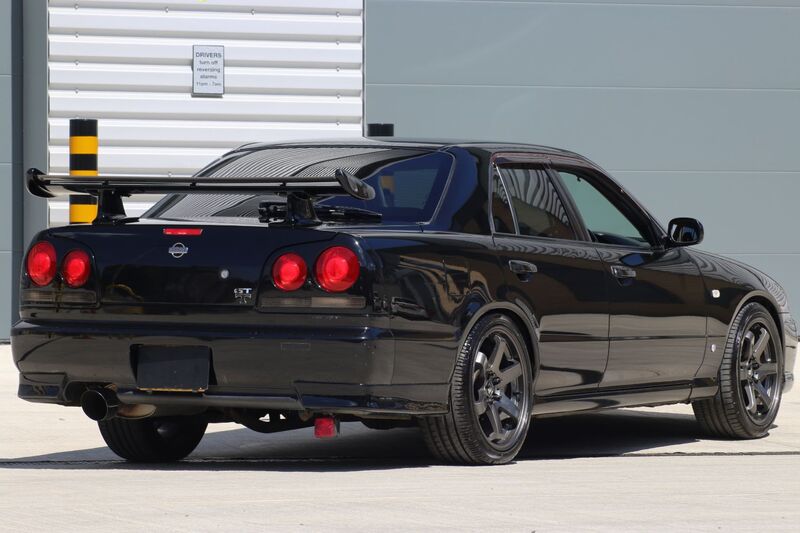 NISSAN SKYLINE