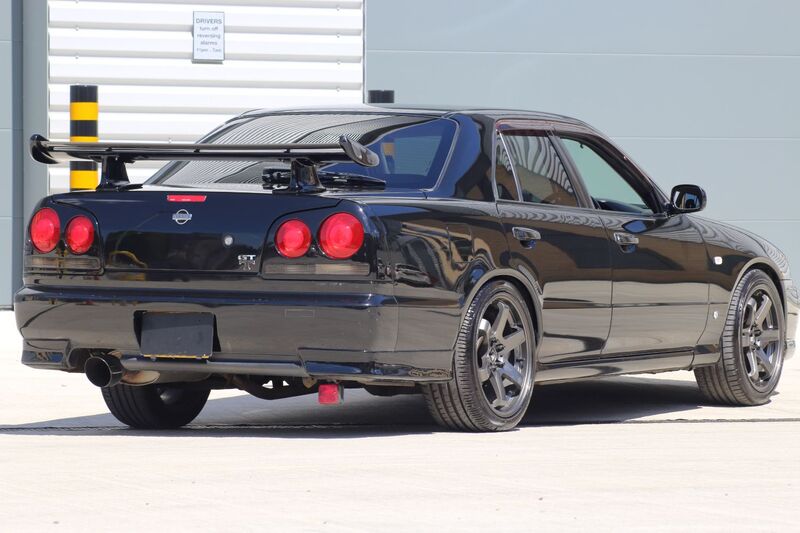 NISSAN SKYLINE