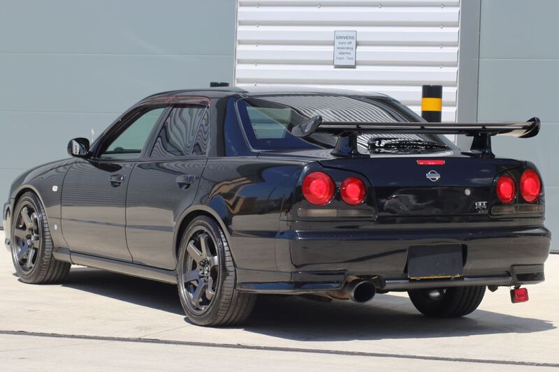 NISSAN SKYLINE