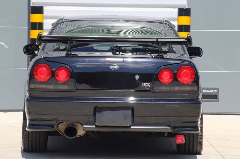 NISSAN SKYLINE